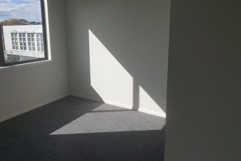 Photo of property in 7/5 Peachgrove Road, Te Atatu Peninsula, Auckland, 0610