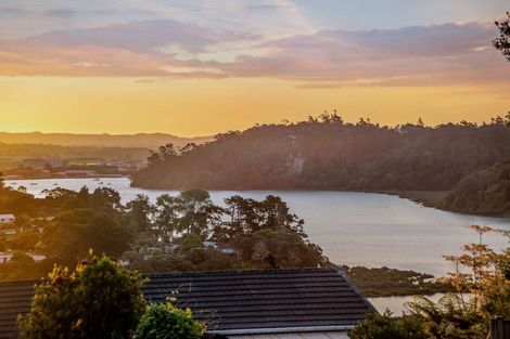 Photo of property in 8 Gillan Place, Bayview, Auckland, 0629