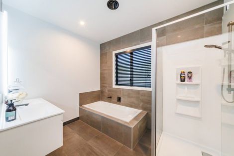 Photo of property in 18a Lincoln Terrace, Hokowhitu, Palmerston North, 4410