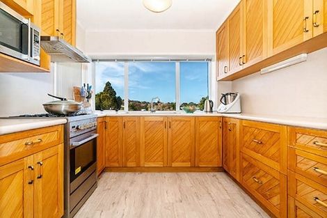 Photo of property in 54 Ravenwood Drive, Forrest Hill, Auckland, 0620