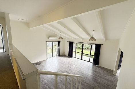 Photo of property in 9 Cambric Place, Botany Downs, Auckland, 2010