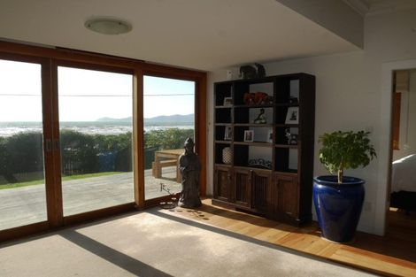 Photo of property in 106 The Parade, Paekakariki, 5034