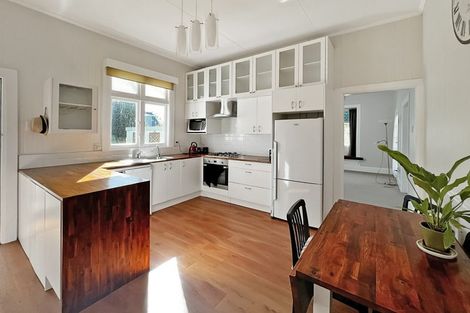 Photo of property in 21 Beresford Street, Takaro, Palmerston North, 4410