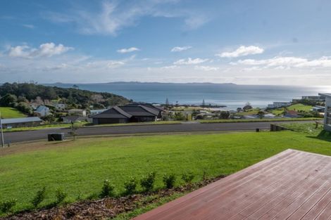 Photo of property in 3 Sunrise Place, Cable Bay, 0420