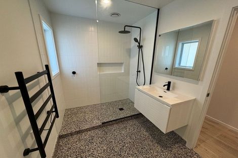 Photo of property in 117 Vodanovich Road, Te Atatu South, Auckland, 0610