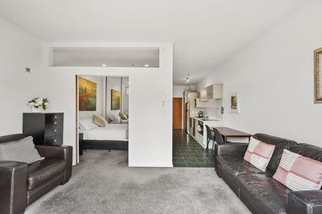 Photo of property in Atrium Apartments, 3n/154 The Terrace, Wellington Central, Wellington, 6011