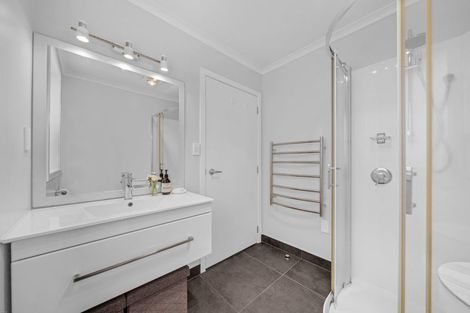 Photo of property in 15 Malbec Place, Huapai, Kumeu, 0810