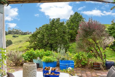 Photo of property in 63 Porter Road, Paparoa, 0571