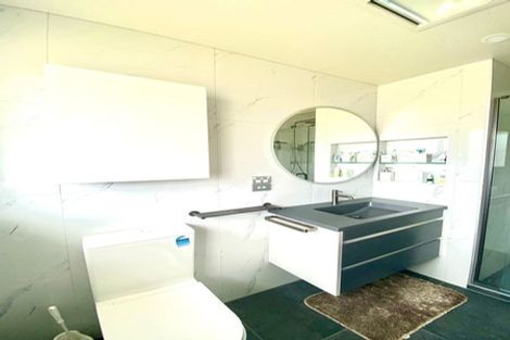 Photo of property in 12 Chadlington Avenue, Henderson, Auckland, 0612