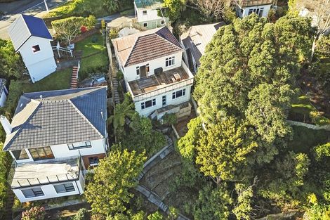 Photo of property in 56 Tio Tio Road, Miramar, Wellington, 6022