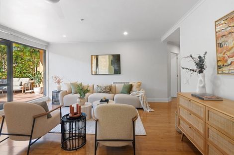 Photo of property in 1p/7-11 Bute Road, Browns Bay, Auckland, 0630