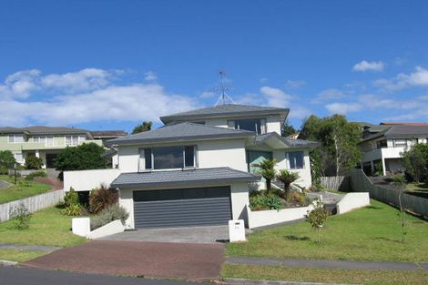 Photo of property in 24 Goldfinch Rise, Unsworth Heights, Auckland, 0632