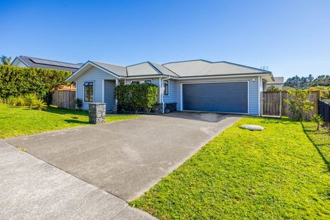 Photo of property in 6 Malbec Place, Huapai, Kumeu, 0810