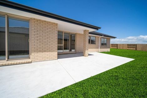 Photo of property in 91 Kaurinui Crescent, One Tree Point, 0118