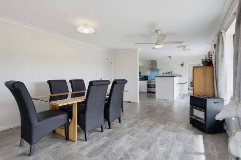 Photo of property in 16 Friedlander Road, Tuakau, 2694