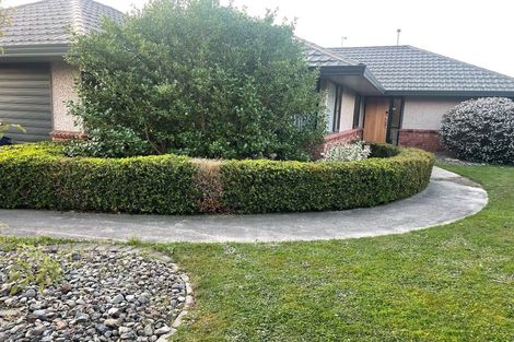 Photo of property in 7 Ron Place, Fitzherbert, Palmerston North, 4410