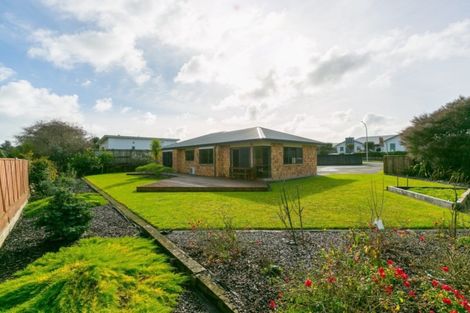 Photo of property in 5 Montrose Place, Highlands Park, New Plymouth, 4312