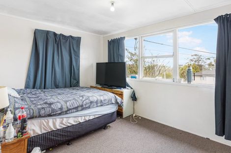 Photo of property in 17 Trinidad Road, Sunnynook, Auckland, 0620