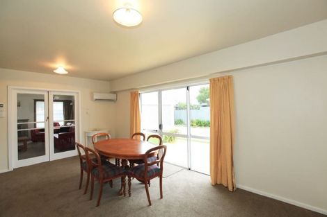 Photo of property in 25 Gainford Street, Avonhead, Christchurch, 8042