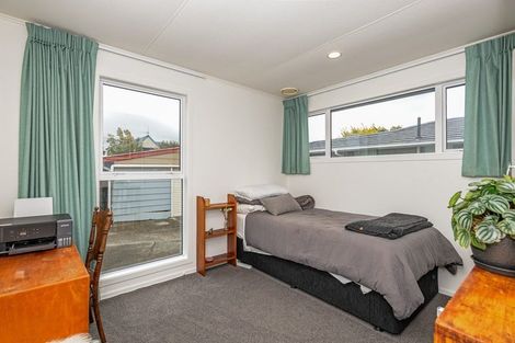 Photo of property in 20 Motuoapa Place, Kelvin Grove, Palmerston North, 4414
