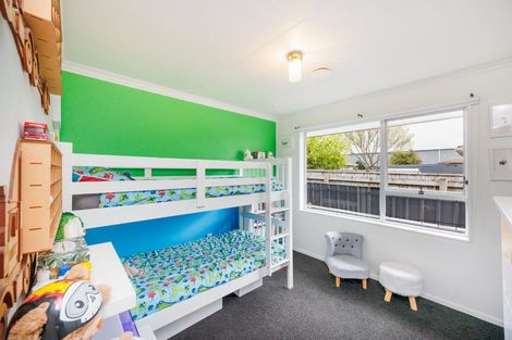 Photo of property in 10 Adams Place, Kelvin Grove, Palmerston North, 4414
