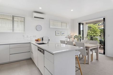 Photo of property in 7/270 Sunset Road, Windsor Park, Auckland, 0632