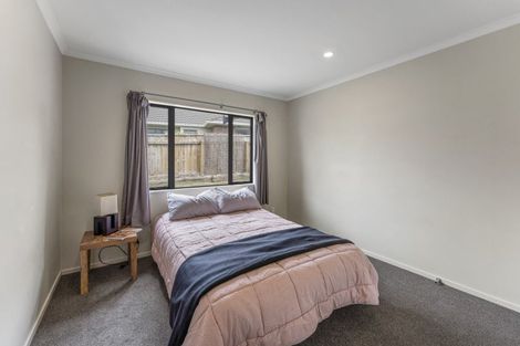 Photo of property in 29 James Nairn Grove, Riverstone Terraces, Upper Hutt, 5018