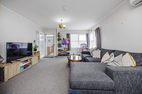 Photo of property in 1/94 Beaumonts Way, Manurewa, Auckland, 2102