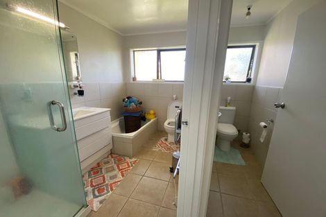 Photo of property in 2/70 Stanniland Street, Sunnyhills, Auckland, 2010