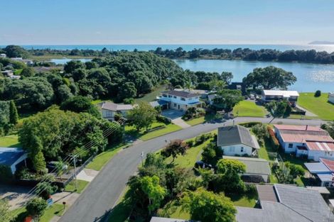 Photo of property in 41 Roretana Drive, Athenree, Katikati, 3177