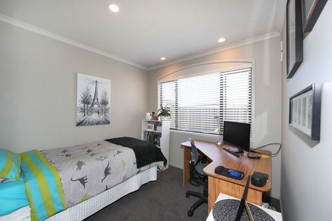 Photo of property in 12 Inglis Place, Mahora, Hastings, 4120