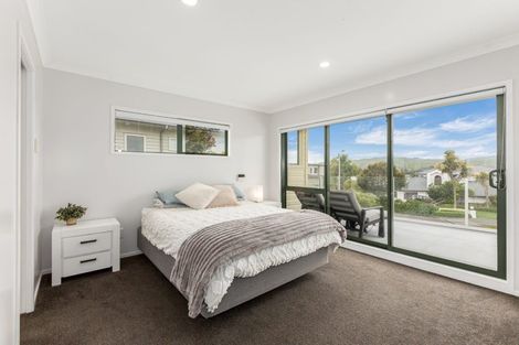 Photo of property in 12 Bowsprit Way, Whitby, Porirua, 5024