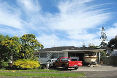 Photo of property in 36 Megan Avenue, Pakuranga Heights, Auckland, 2010