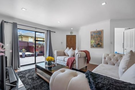 Photo of property in 8 Chardonnay Rise, Henderson, Auckland, 0612