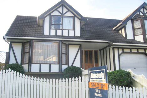 Photo of property in 3 Cullen Place, Tawa, Wellington, 5028