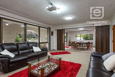 Photo of property in 62 Hinemoa Street, Paraparaumu, 5032