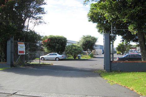Photo of property in 2/30 Kiwi Esplanade, Mangere Bridge, Auckland, 2022