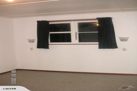Photo of property in 122 Cambridge Terrace, Fairfield, Lower Hutt, 5011