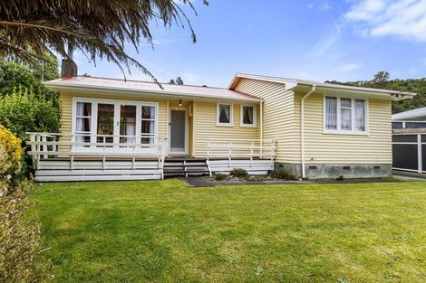 Photo of property in 170 George Street, Stokes Valley, Lower Hutt, 5019