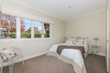 Photo of property in 15 Gillean Street, Havelock North, 4130