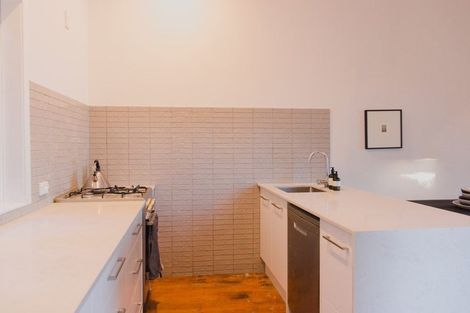 Photo of property in 12 Queen Street, Oxford, 7430