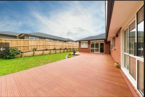 Photo of property in 5 Kilmacrennan Drive, Rosehill, Papakura, 2113