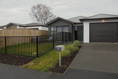 Photo of property in 37 Chrysolite Place, Belfast, Christchurch, 8051