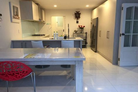 Photo of property in 56 Memorial Avenue, Ilam, Christchurch, 8053