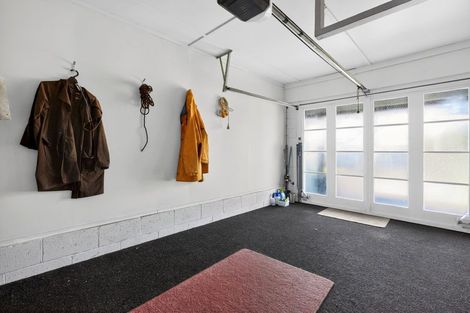 Photo of property in 1/2 Tye Road, Hillcrest, Auckland, 0627