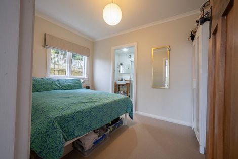 Photo of property in 28 Whaui Street, Vogeltown, Wellington, 6021