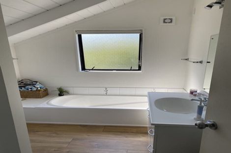 Photo of property in 9a Rangatira Road, Birkdale, Auckland, 0626