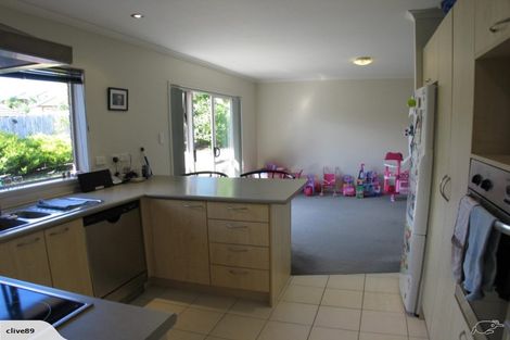 Photo of property in 14 Bibury Avenue, Henderson, Auckland, 0612