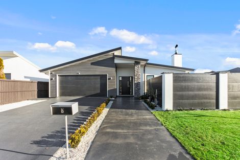 Photo of property in 16 Little Oaks Drive, Yaldhurst, Christchurch, 8042