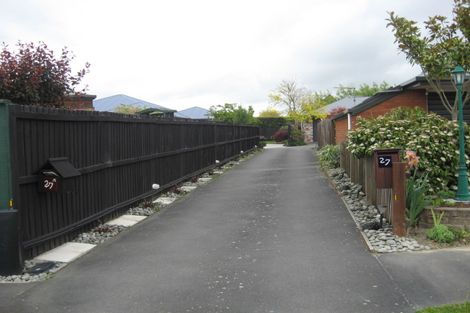 Photo of property in 27a Farnswood Place, Redwood, Christchurch, 8051